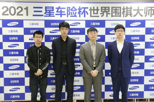 上半场，曼奇尼首开纪录。